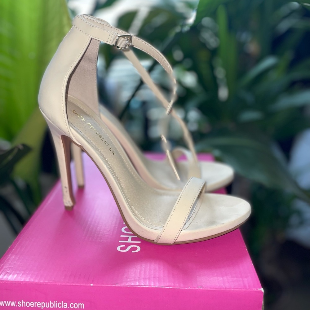 Cream classic sandal